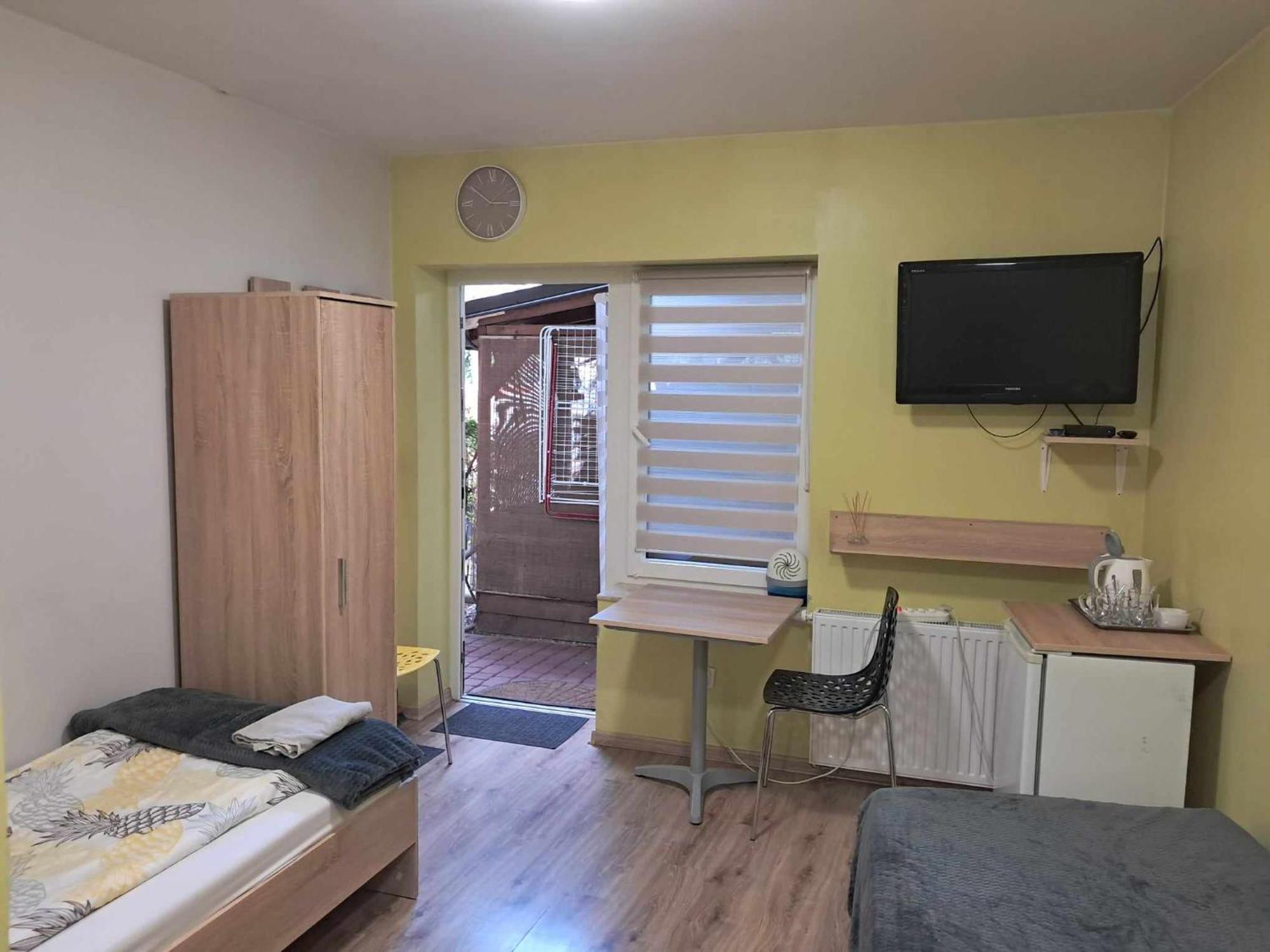 Noclegi Julia Pokoje 1-3 Parter Sniadanie Kontynentalne Kielce Exterior photo