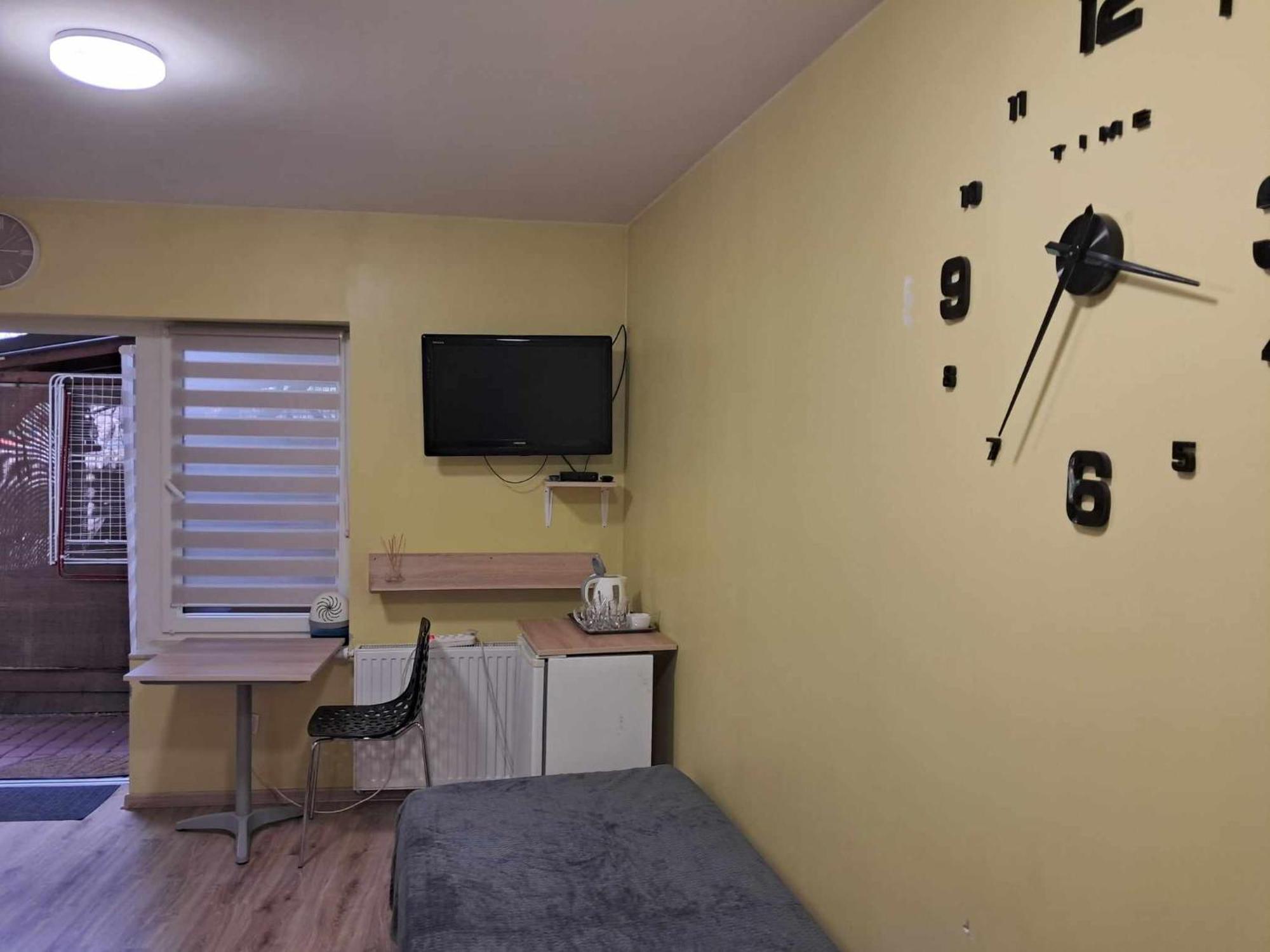 Noclegi Julia Pokoje 1-3 Parter Sniadanie Kontynentalne Kielce Exterior photo